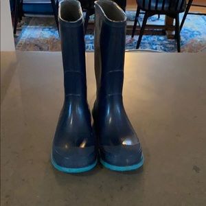 Boys navy blue LLBean rain boots.